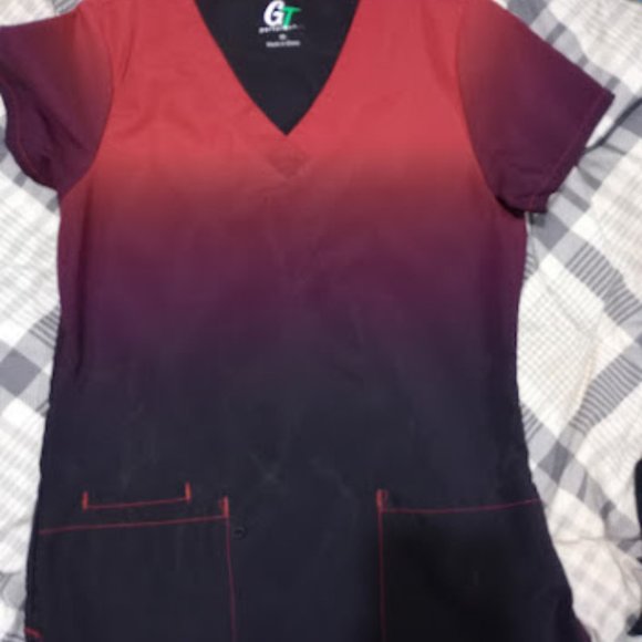 Chevron Red and Black GT Performance XS Scrub Top - Picture 1 of 2